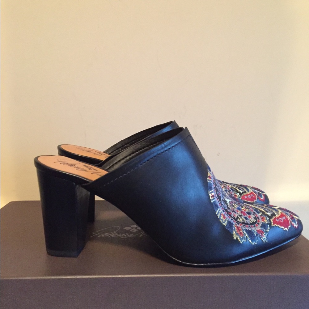 Patricia Nash Womens Roberta Leather Pointed Mules